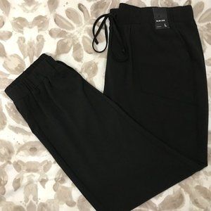 NWT NY & Comp Black Slim Leg Jogger with Pockets. Size L